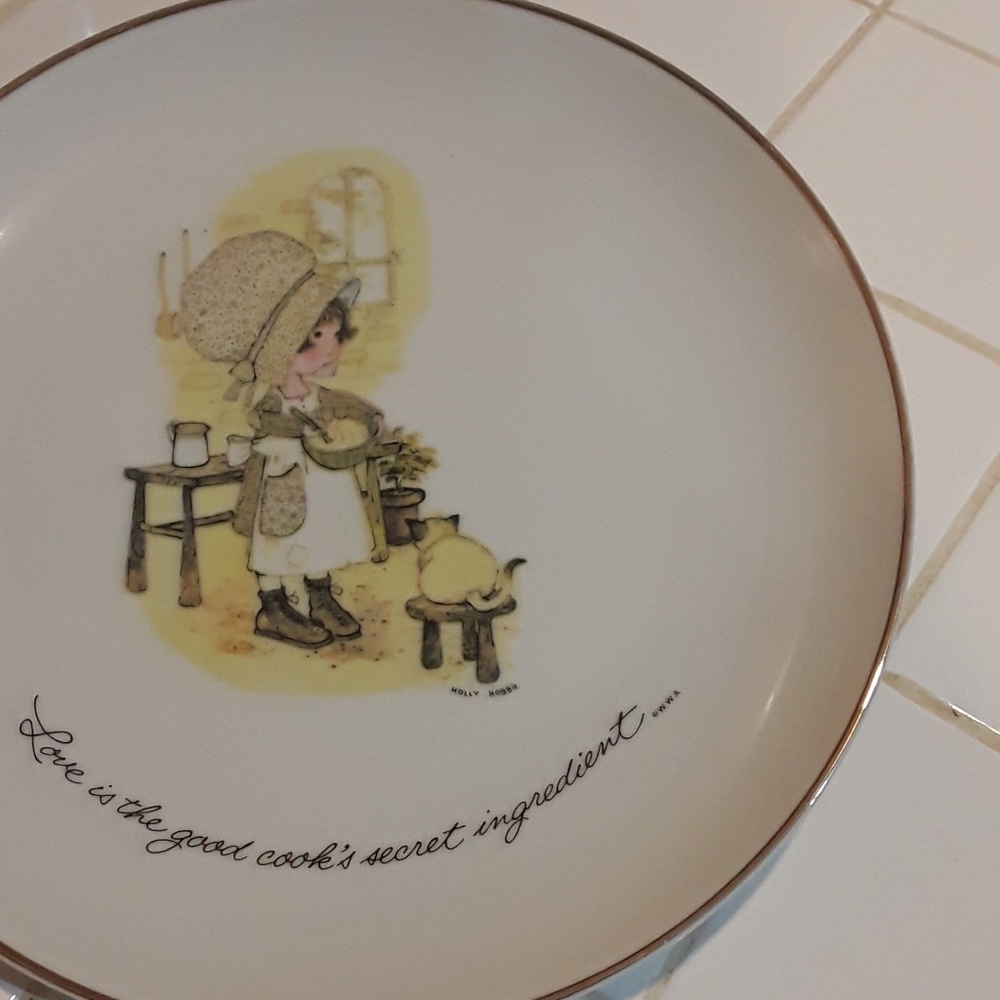 Classic Holly Hobbie dinner plate